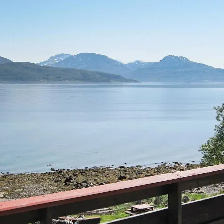 Three-bedroom Holiday In Hamnvik 2