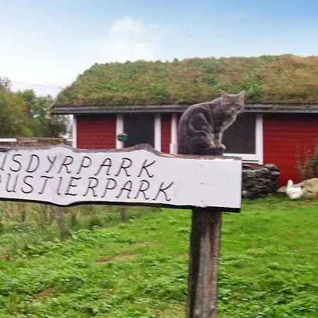 Three-bedroom Holiday In Hamnvik 2 *